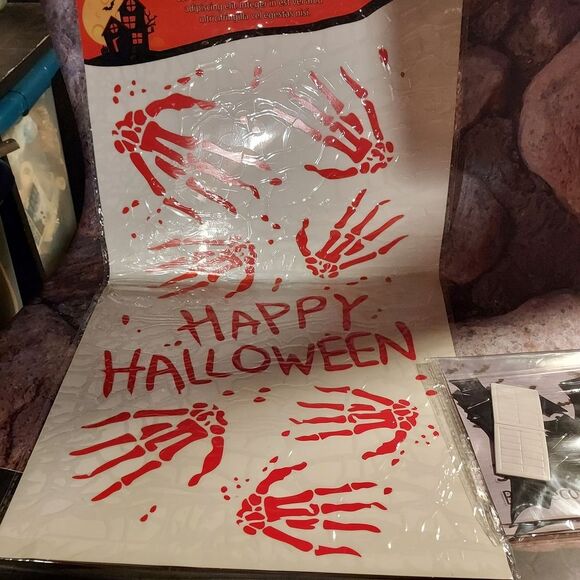 Plaatic 3D Halloween Black Picture Frame Set With Extras - Picture 3 of 4